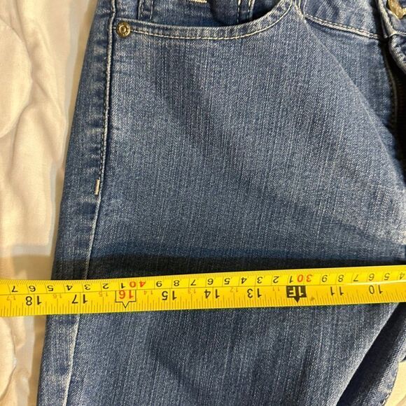 NYDJ Jeans Size 8 Capri 20 Inch Inseam - Picture 6 of 13